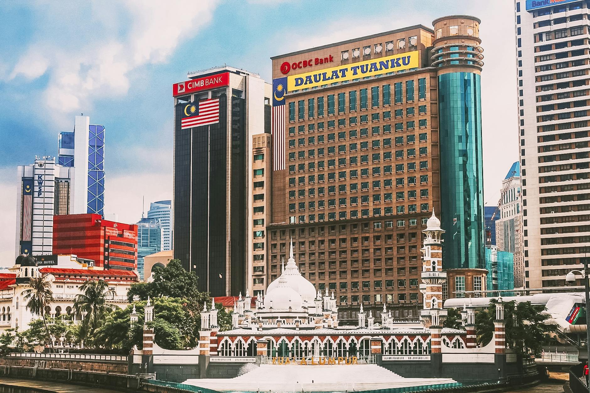 Hong Leong Bank to double Malaysia RMs in advisory, tech pivot