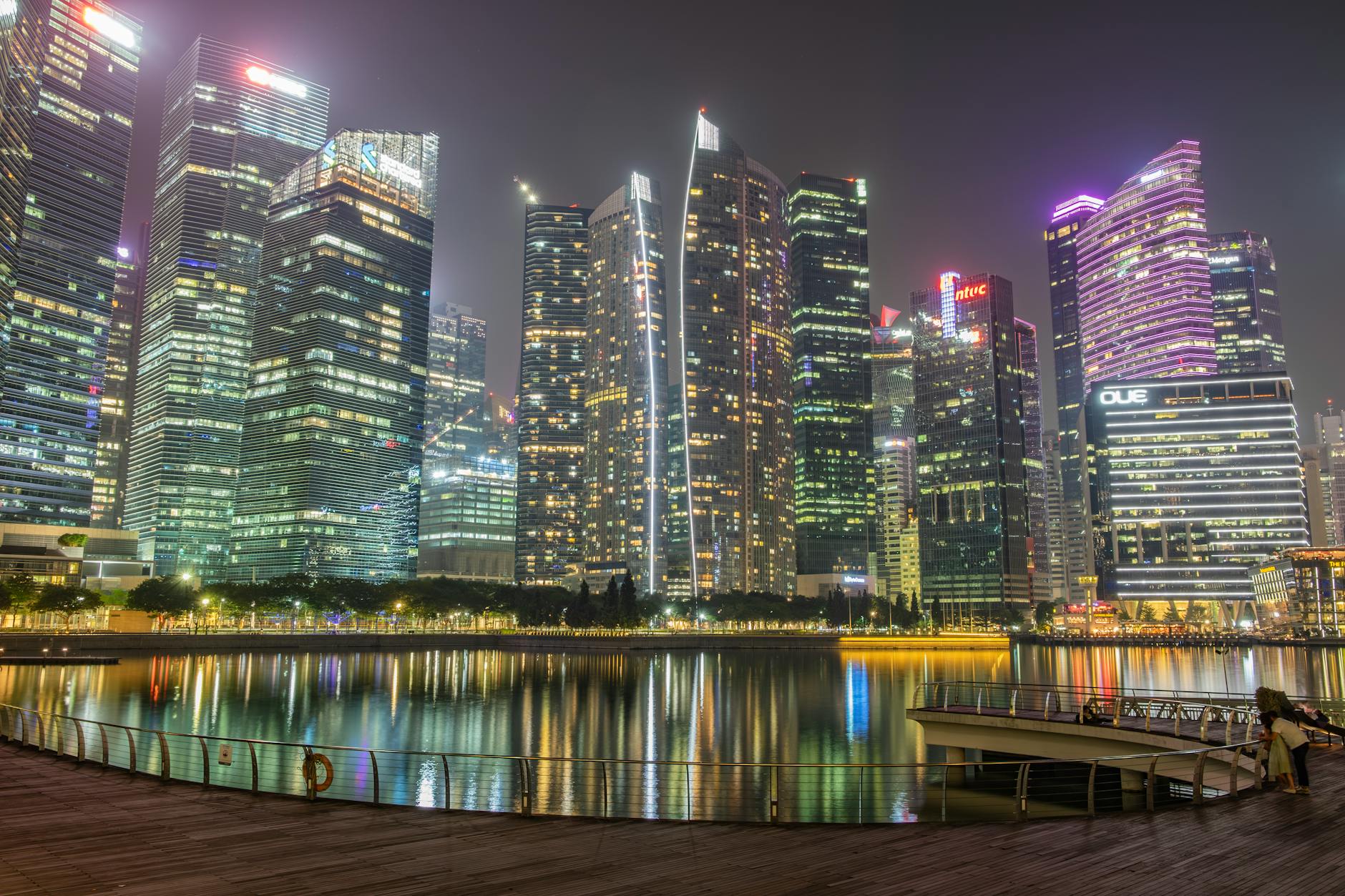 Singapore Family Offices Rebalance Between MAS Discipline, Hong Kong Deal Flow and RMB Optionality