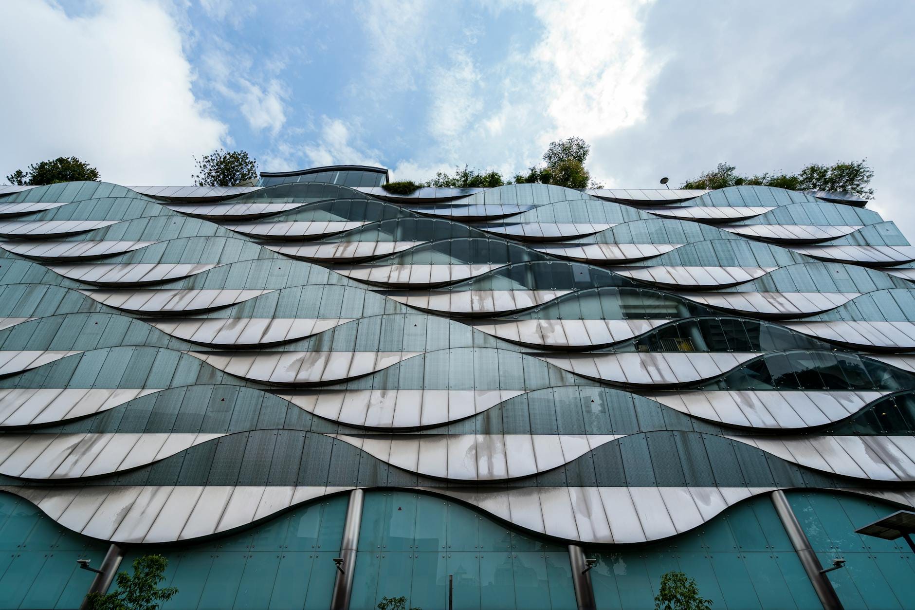 Singapore Family Office Hub: Why Asia's Wealthy Choose Stability Over Growth
